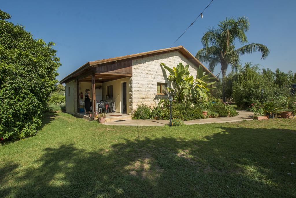Elimelech Bapardes Sheʼar Yashuv Exterior foto